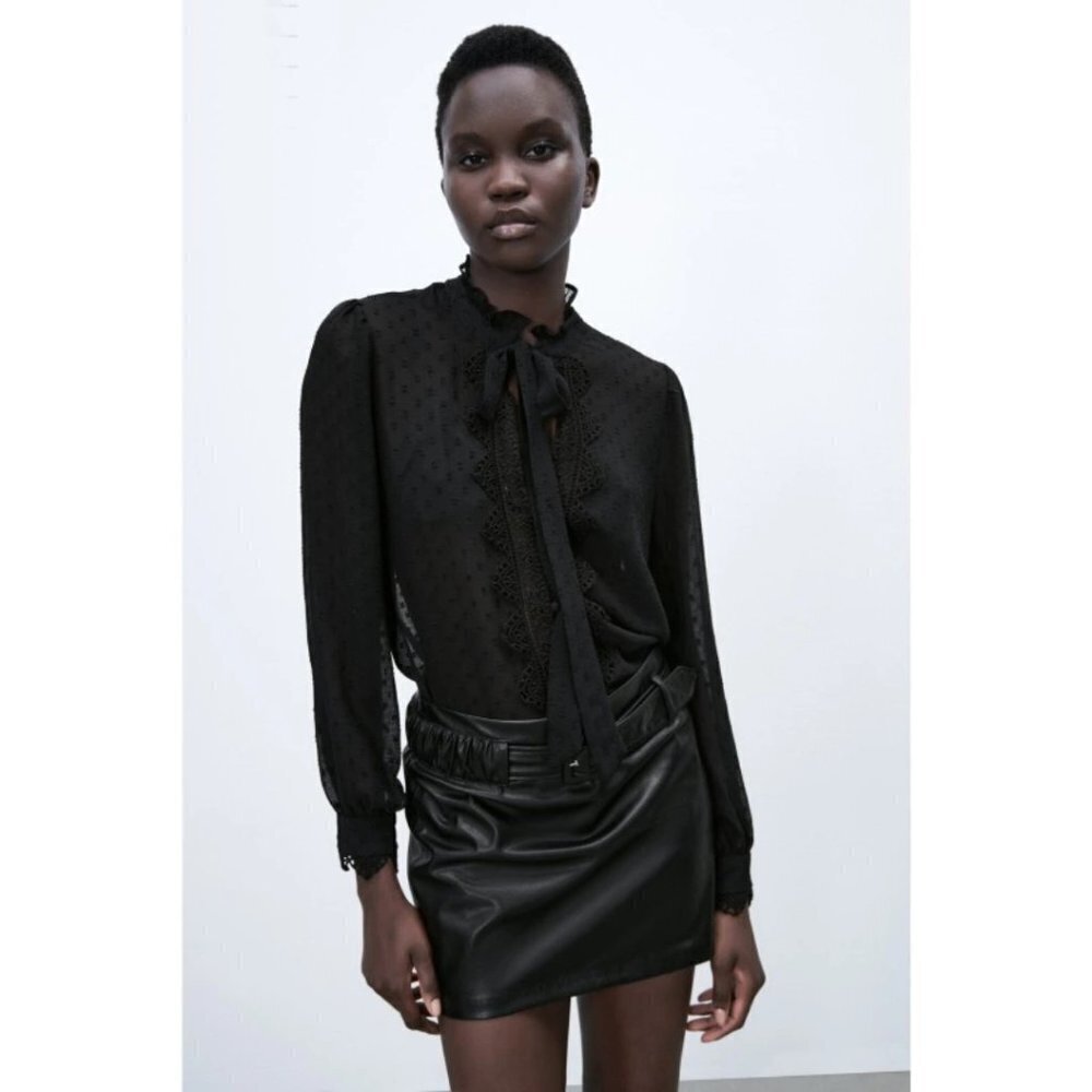 NWOT Zara black belted faux leather mini skirt, M